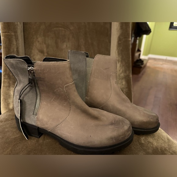 Sorel Emelie II Zip Waterproof WOMEN'S NWT - Picture 2 of 6